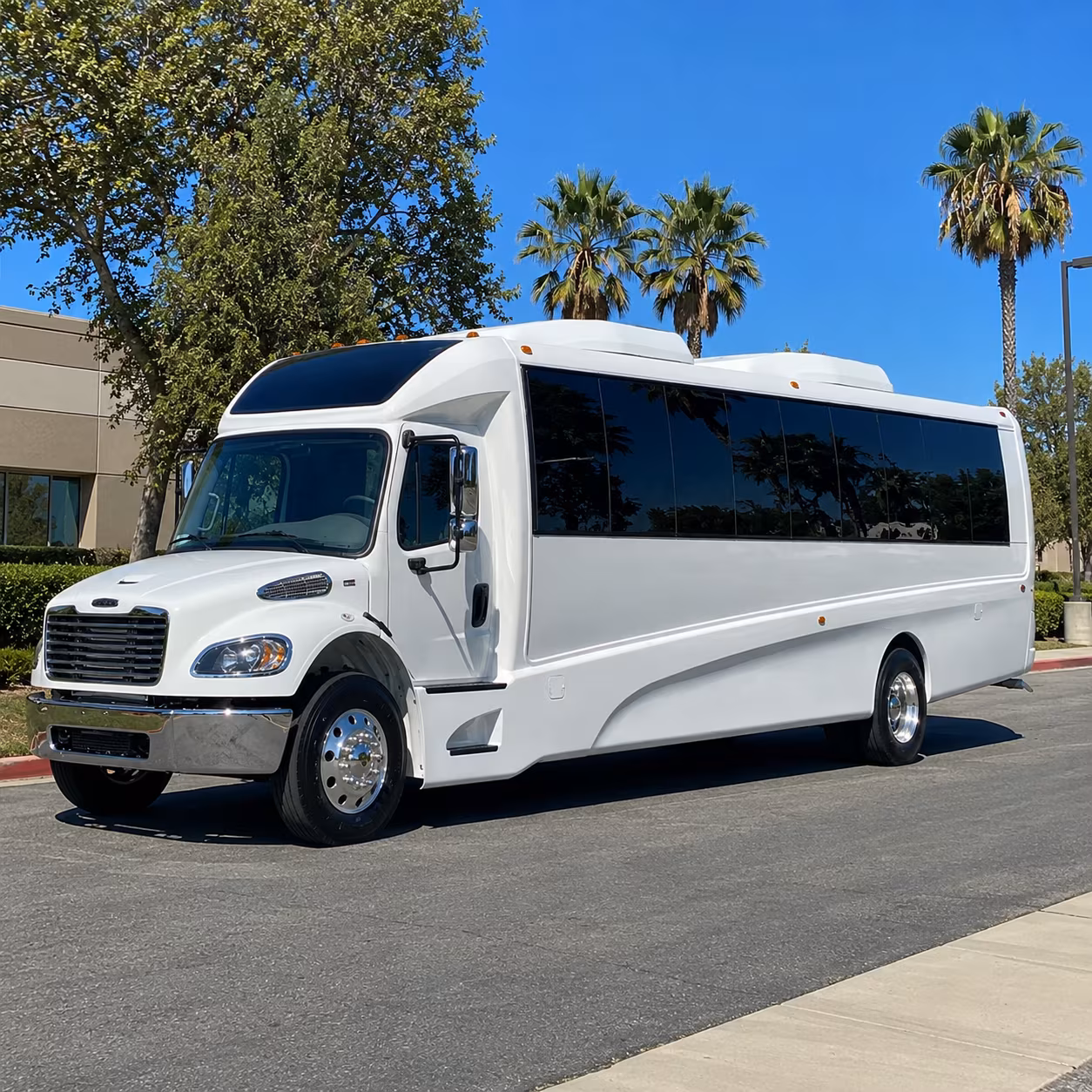 hampton 28 passenger minibus