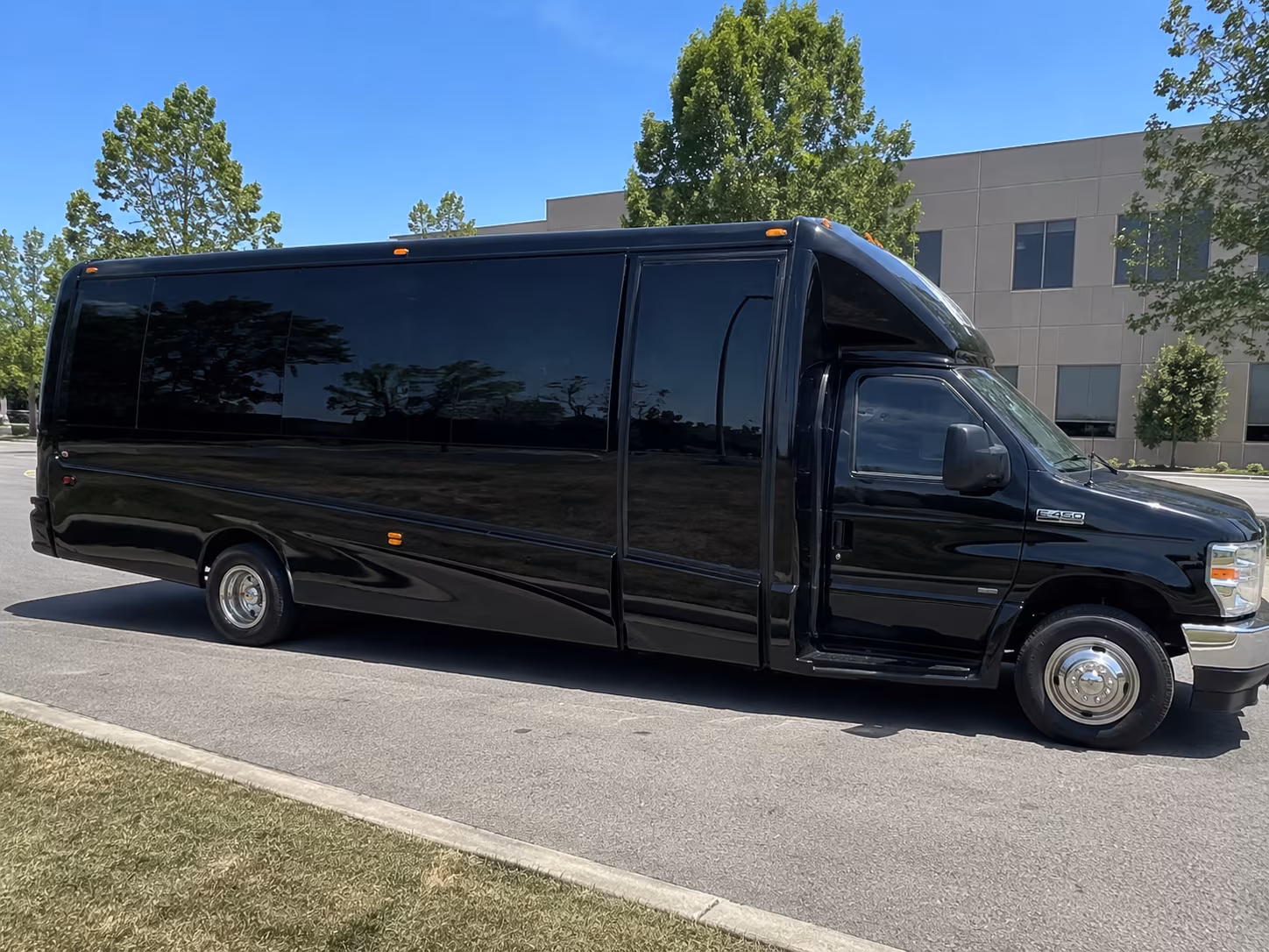 hampton night out party bus rental