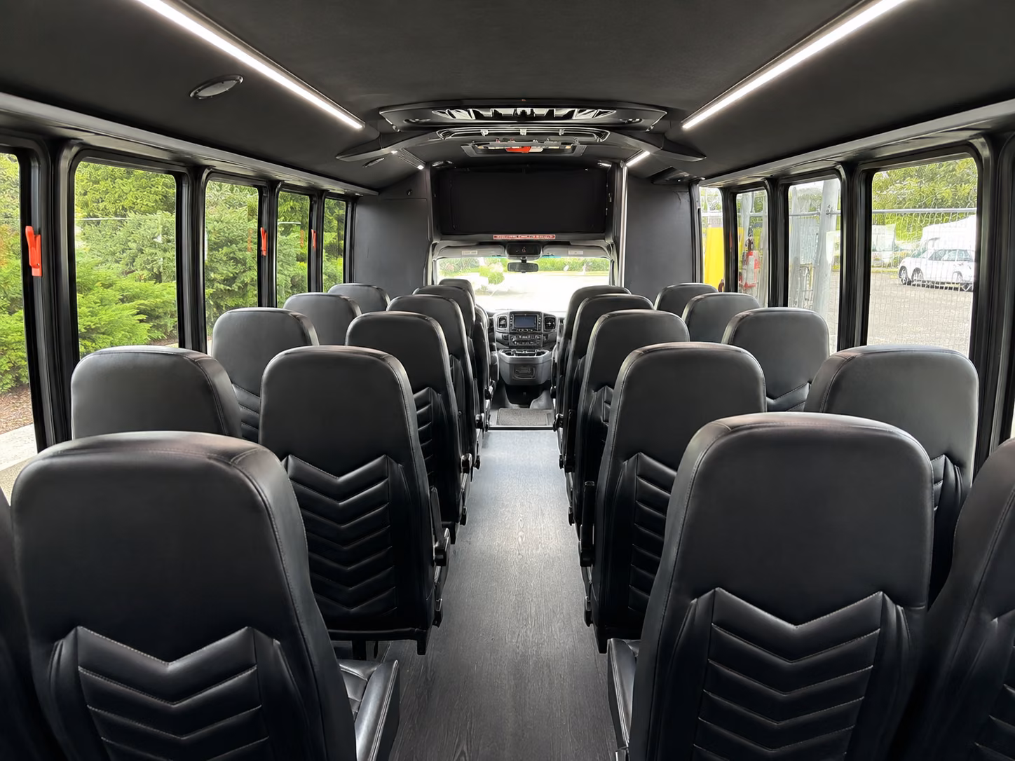 minibuses and charter buses for hampton university campus visits